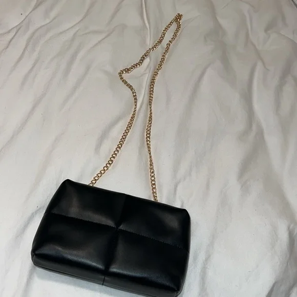 Black Purse - Picture 3 of 3